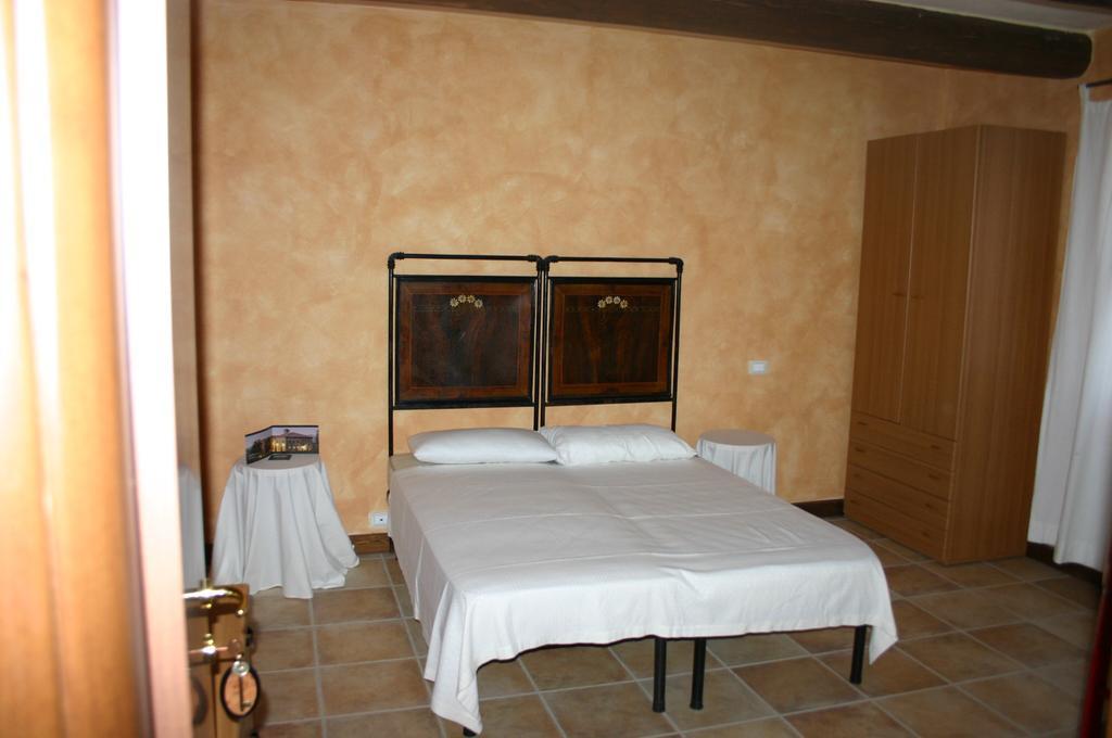 Agriturismo Monastero Di San Biagio Nocera Umbra Habitación foto